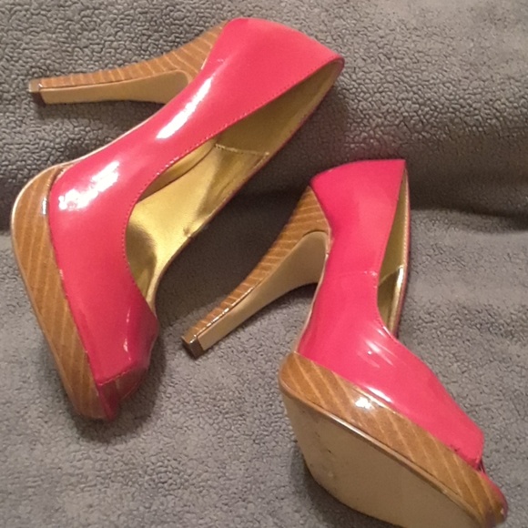 Delicious 4" heel peep toe pumps - Picture 2 of 8